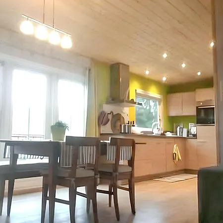 Charming House In With Enclosed Garden 別荘 *